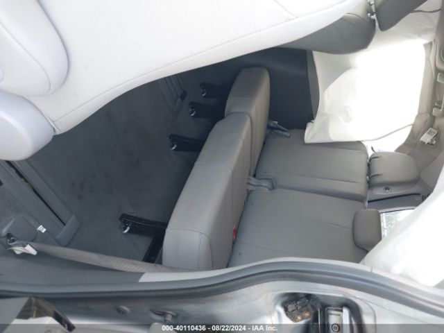 5TDYZ3DC4HS840967 Toyota Sienna Xle 8 Passenger