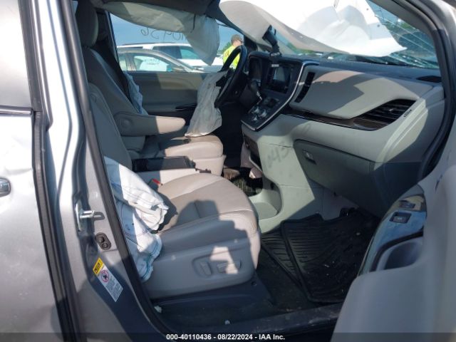 5TDYZ3DC4HS840967 Toyota Sienna Xle 8 Passenger