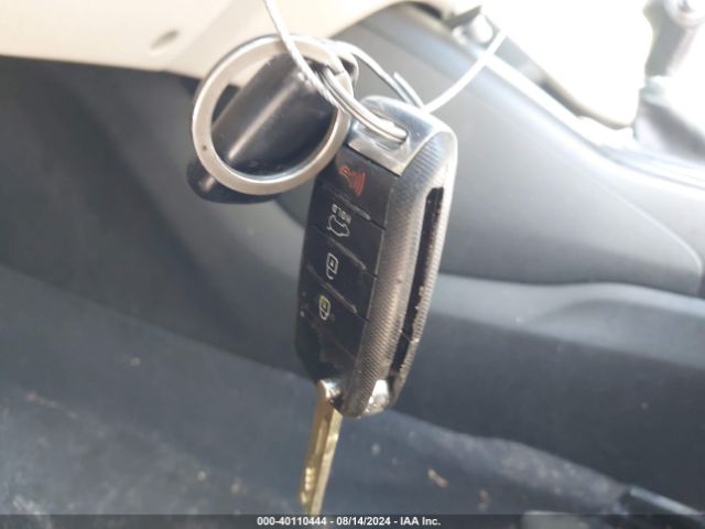5XYPG4A59GG081628 KIA Sorento 3.3l Lx