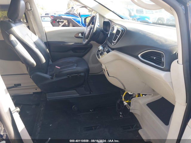 Chrysler Pacifica Touring L 2018 2C4RC1BG2JR321009 Image 5