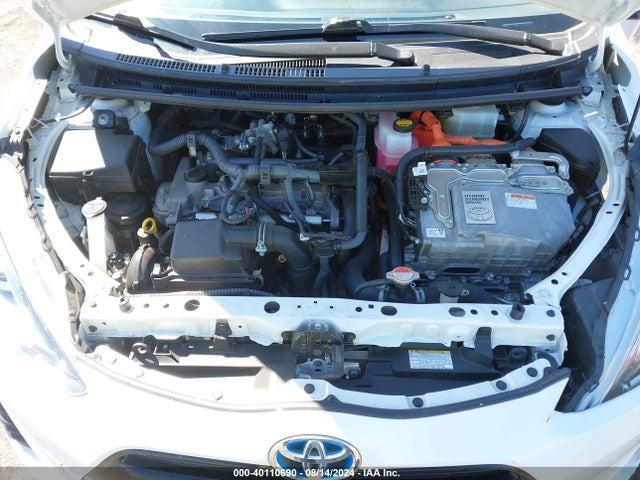 Toyota Prius C Three 2016 JTDKDTB37G1129153 Image 10