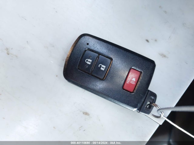 Toyota Prius C Three 2016 JTDKDTB37G1129153 Image 11