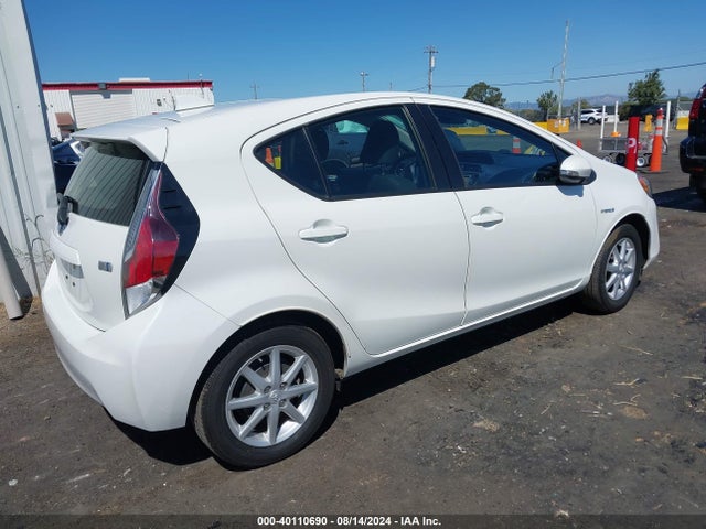 Toyota Prius C Three 2016 JTDKDTB37G1129153 Image 4