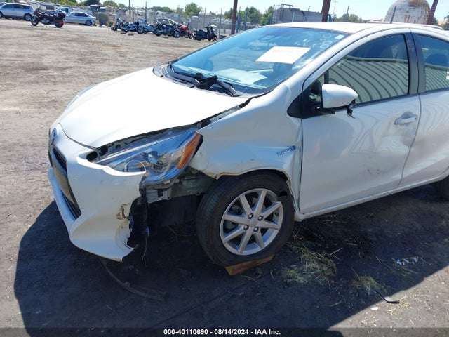 Toyota Prius C Three 2016 JTDKDTB37G1129153 Image 6
