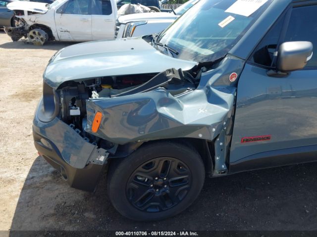 ZACCJBCB3JPH76931 Jeep Renegade Trailhawk 4x4