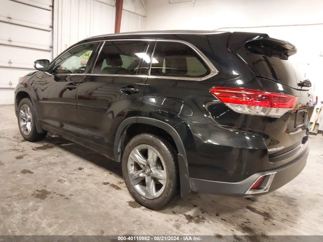Toyota Highlander Limited Platinum 2018 5TDDZRFH2JS495728 Image 3