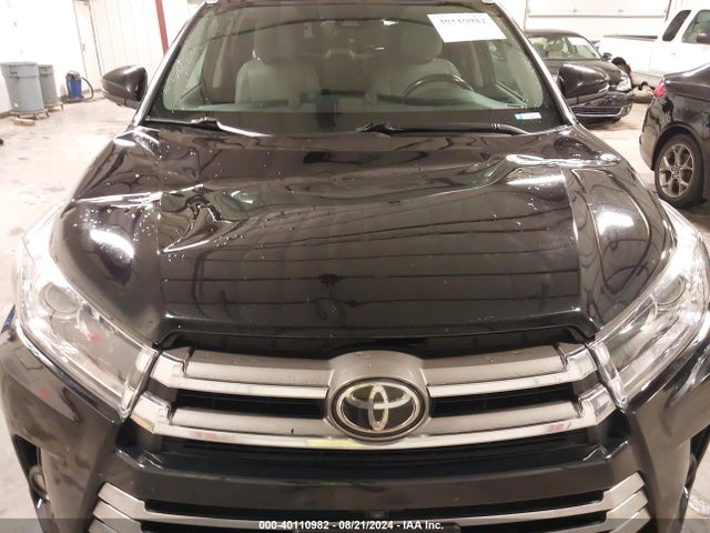 Toyota Highlander Limited Platinum 2018 5TDDZRFH2JS495728 Image 6