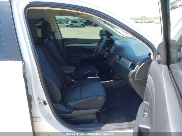2018 MITSUBISHI OUTLANDER JA4AD2A31JZ057831 Photo 4