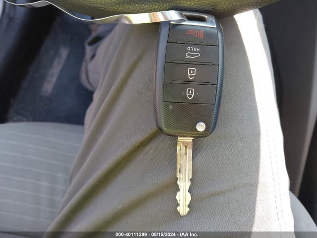 KNAFX4A62E5079856 KIA FORTE LX