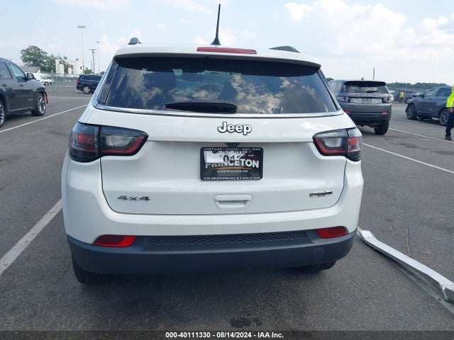 Jeep Compass Latitude Lux 4x4 2022 3C4NJDFB9NT129190 Image 16