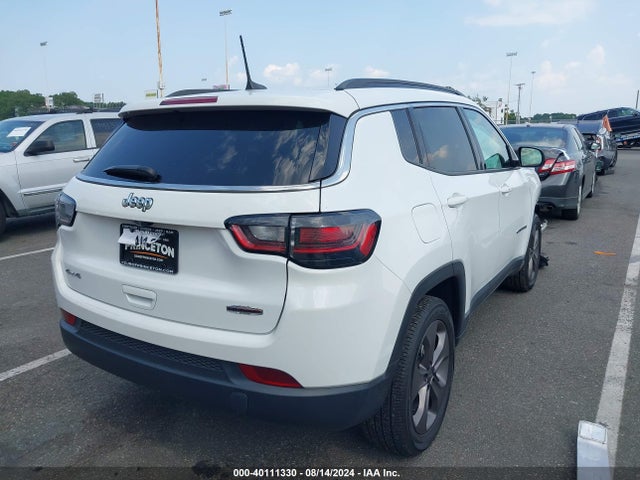 Jeep Compass Latitude Lux 4x4 2022 3C4NJDFB9NT129190 Image 4