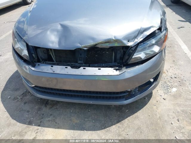 1VWAS7A39FC047810 Volkswagen Passat 1.8t Wolfsburg Edition