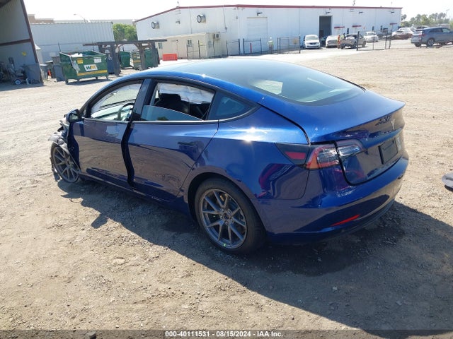 2022 TESLA MODEL 3 5YJ3E1EB8NF275512 Photo 2
