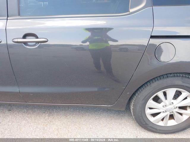 KIA SEDONA LX 2017 KNDMB5C17H6236490 Image 12