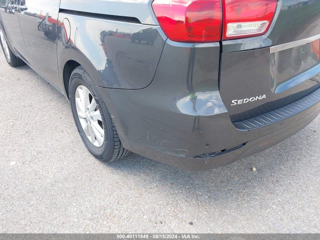 KIA SEDONA LX 2017 KNDMB5C17H6236490 Image 13