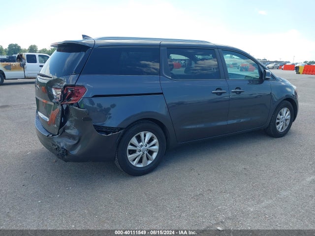 KIA SEDONA LX 2017 KNDMB5C17H6236490 Image 4