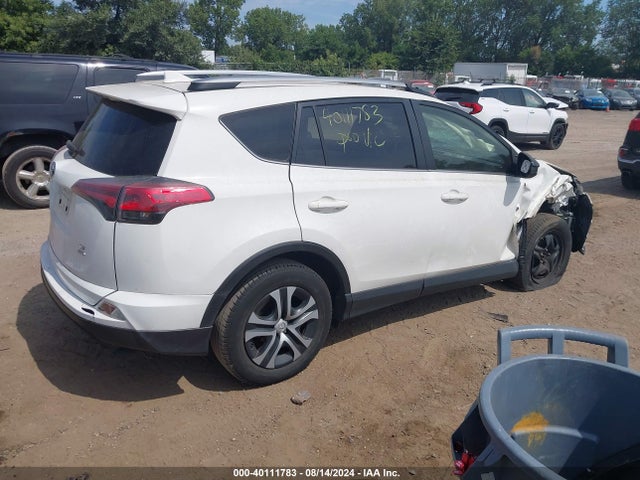 Toyota RAV4 LE 2018 JTMBFREV8JJ742528 Image 4
