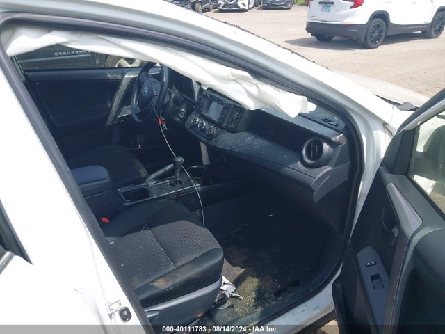 Toyota RAV4 LE 2018 JTMBFREV8JJ742528 Image 5