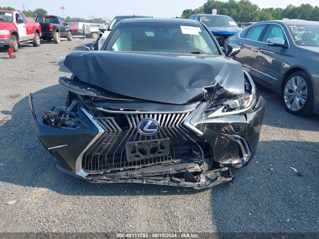 58AB21B10KU002412 Lexus Es 300h Luxury