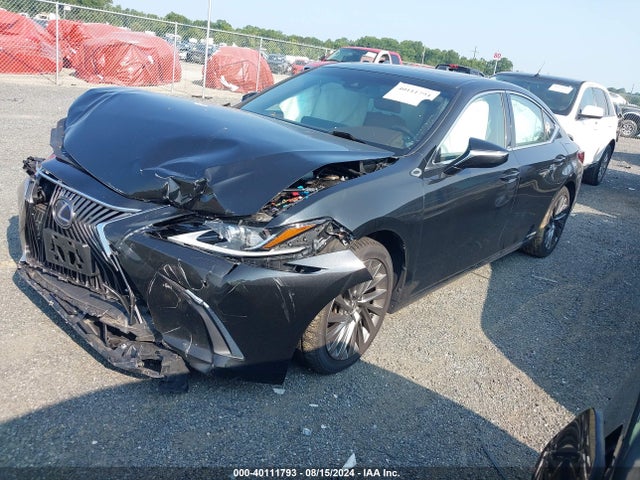 58AB21B10KU002412 Lexus Es 300h Luxury