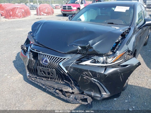 58AB21B10KU002412 Lexus Es 300h Luxury