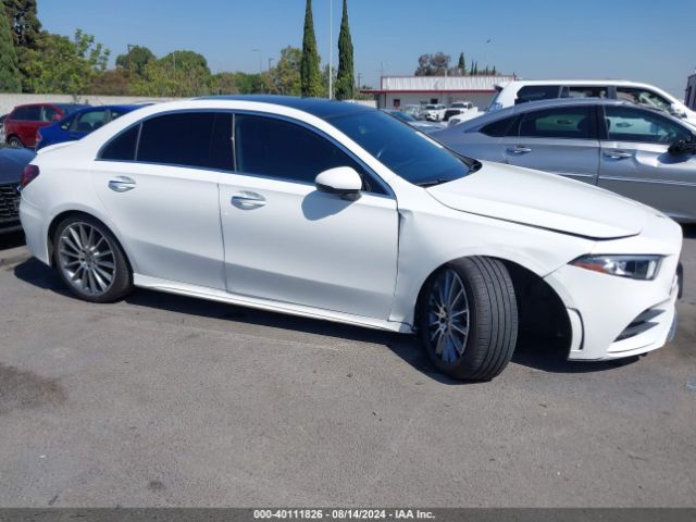 W1K3G4EB2NJ339540 Mercedes-Benz A 220