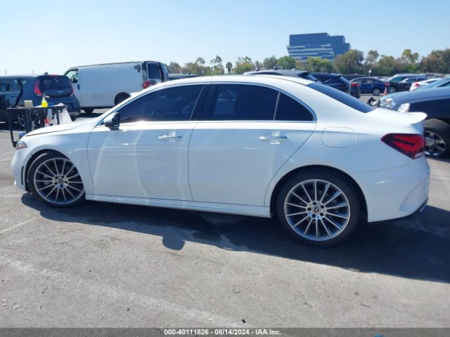 W1K3G4EB2NJ339540 Mercedes-Benz A 220