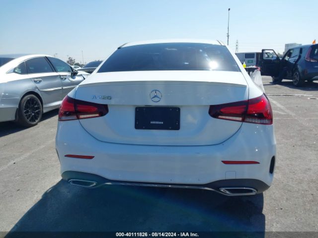 W1K3G4EB2NJ339540 Mercedes-Benz A 220