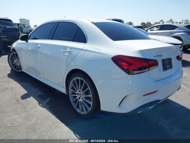 W1K3G4EB2NJ339540 Mercedes-Benz A 220