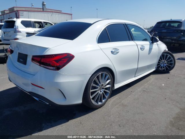 W1K3G4EB2NJ339540 Mercedes-Benz A 220