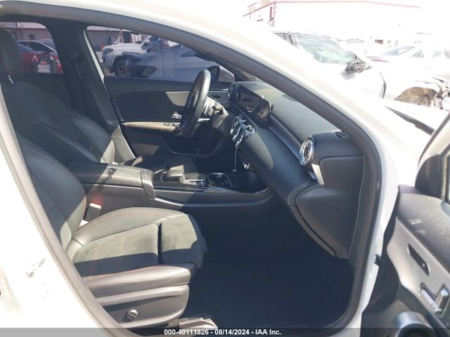 W1K3G4EB2NJ339540 Mercedes-Benz A 220
