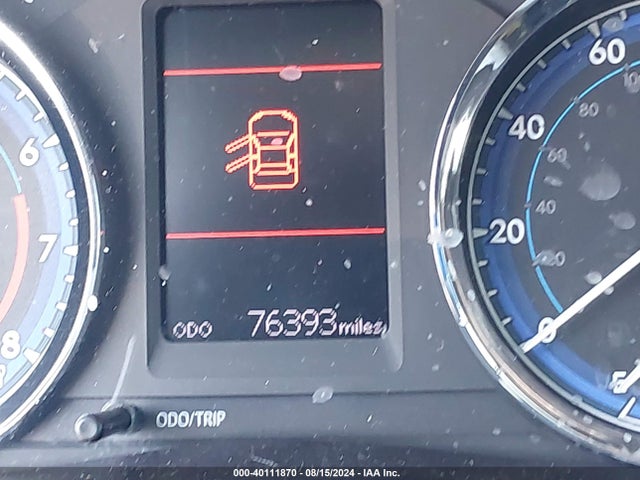 Toyota COROLLA LE 2018 5YFBURHE7JP803428 Image 15