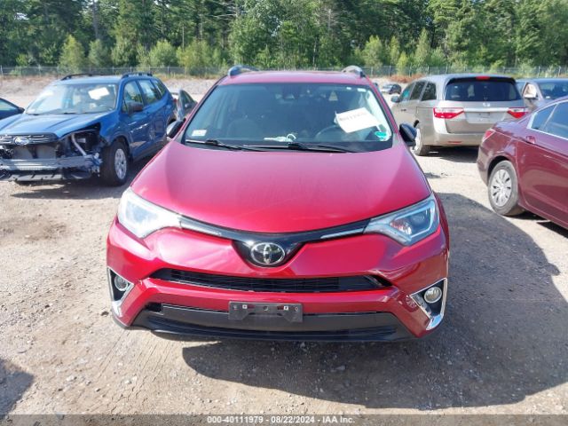 2T3BFREV8JW836961 Toyota RAV4 LE