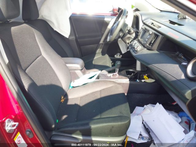 2T3BFREV8JW836961 Toyota RAV4 LE