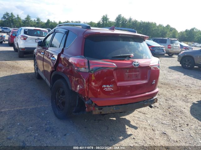 2T3BFREV8JW836961 Toyota RAV4 LE