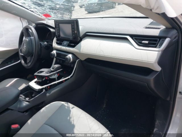 2T3A1RFV5MC198098 Toyota Rav4 Xle Premium