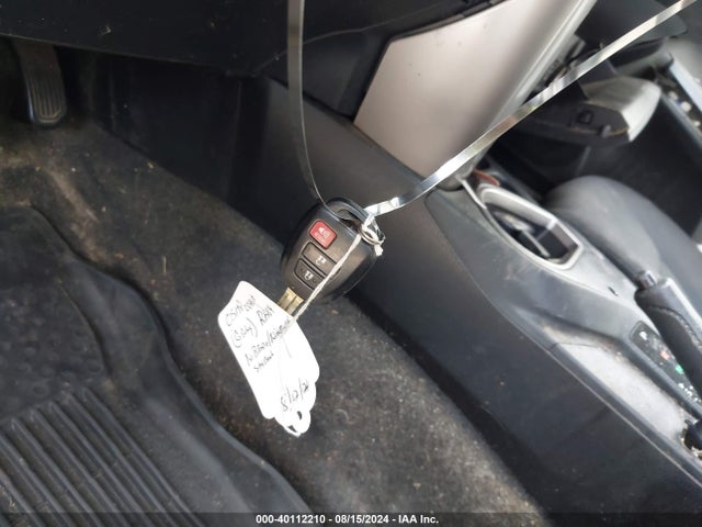 Toyota RAV4 LE 2018 JTMZFREV2JJ737047 Image 11
