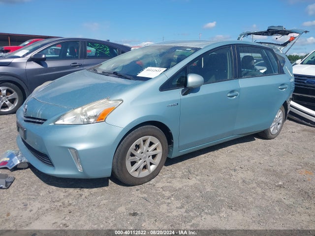 Toyota Prius V Two 2014 JTDZN3EU2EJ006650 Image 2