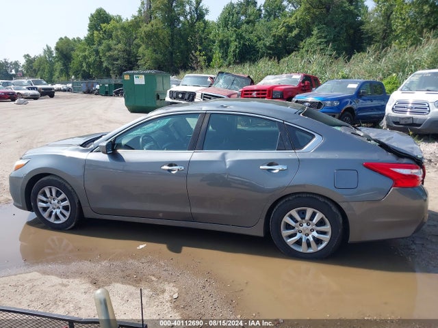 Nissan Altima 2.5 S 2017 1N4AL3AP1HC292248 Image 14