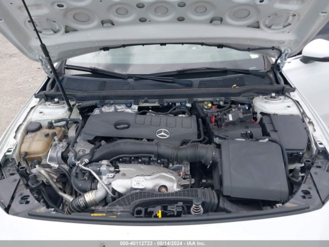 WDD3G4EB3KW019142 Mercedes-Benz A 220