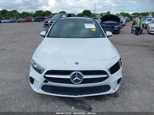 WDD3G4EB3KW019142 Mercedes-Benz A 220