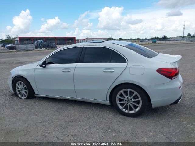 WDD3G4EB3KW019142 Mercedes-Benz A 220