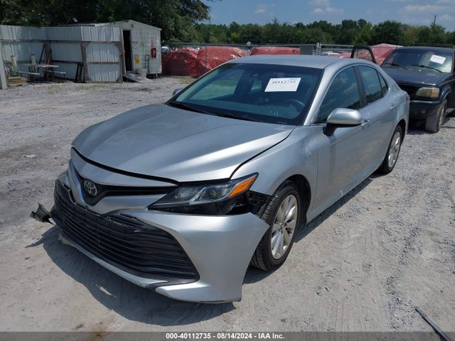 Toyota CAMRY LE 2018 4T1B11HK6JU501630 Image 2
