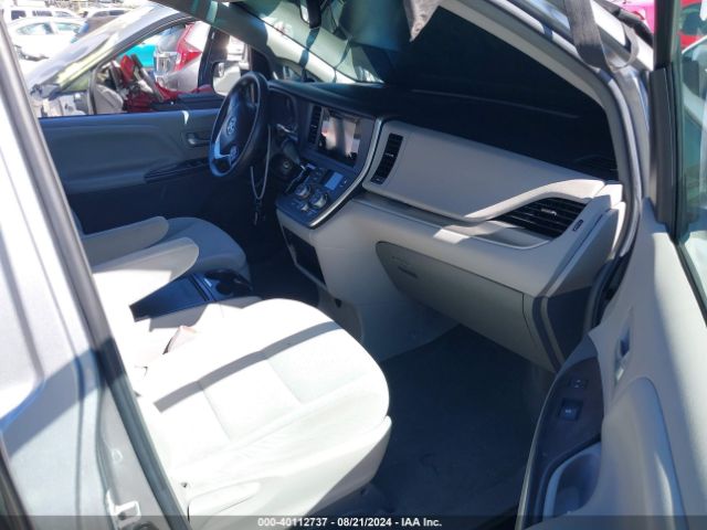 5TDKZ3DC2HS790690 Toyota Sienna Le 8 Passenger