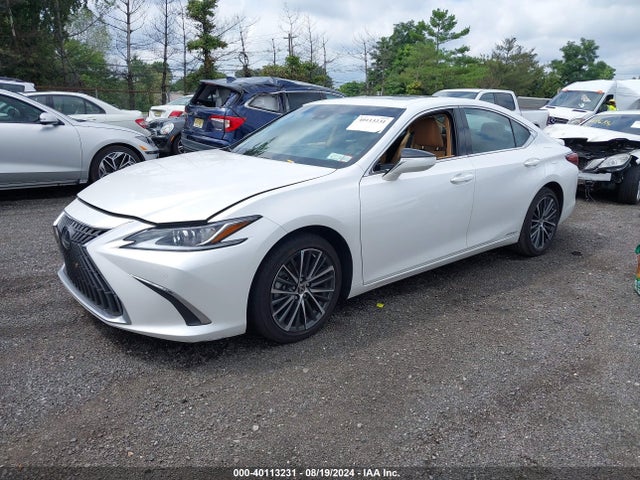 Lexus ES 300H 2022 58ADA1C19NU026352 Image 2