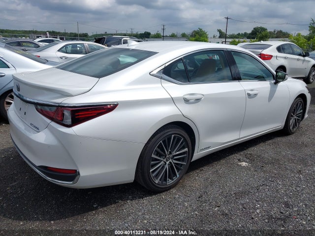 Lexus ES 300H 2022 58ADA1C19NU026352 Image 4