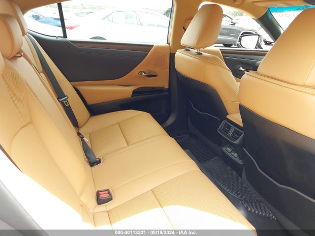 Lexus ES 300H 2022 58ADA1C19NU026352 Image 8