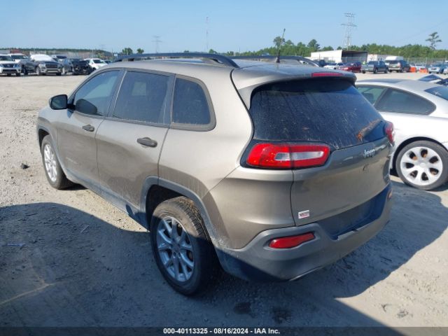 1C4PJLAB7GW351802 Jeep Cherokee Sport