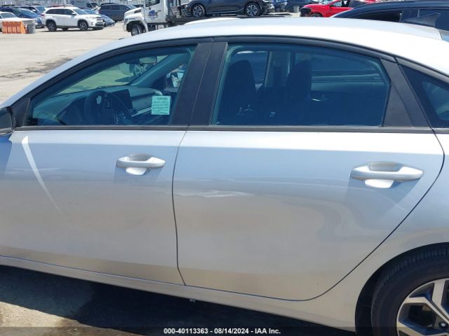 3KPF24ADXME296090 KIA Forte Lxs