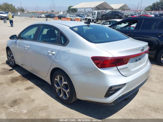 3KPF24ADXME296090 KIA Forte Lxs
